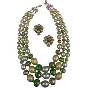 Vintage Womens Green & Gold Tone Beaded 3-Strand Necklace & Clip-On Earrings
